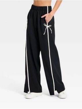 Women’s all in motion Black Bow Detail Wide-Leg Track Pants- medium